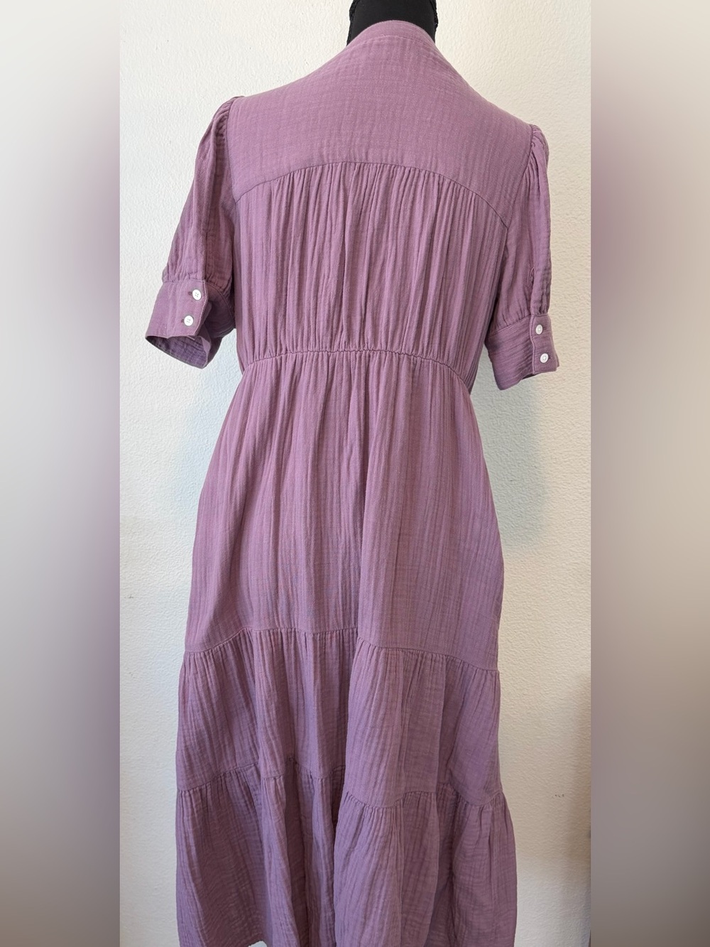 Madewell
Lightspun Tiered Button Front Midi
Dress-Mauve-Size 4 - Picture 3 of 5